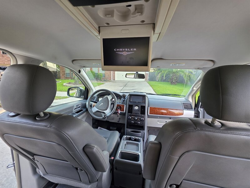 2008 Chrysler Town and Country Touring