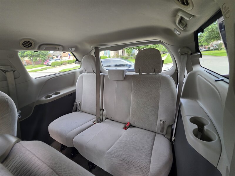 2013 Toyota Sienna LE 8-Passenger