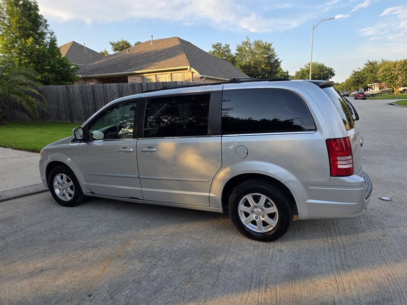 2008 Chrysler Town and Country Touring