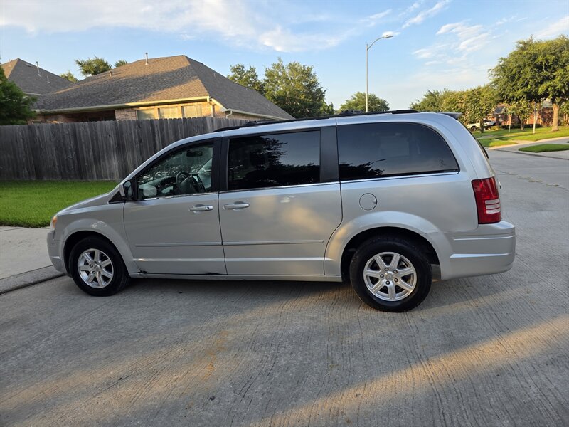 2008 Chrysler Town and Country Touring