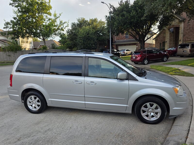 2008 Chrysler Town and Country Touring