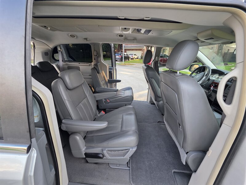 2008 Chrysler Town and Country Touring