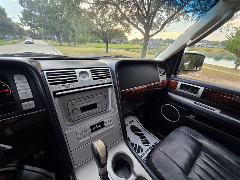 2003 Lincoln Navigator Luxury