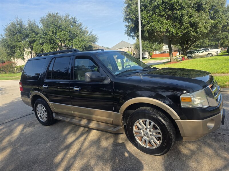 2011 Ford Expedition XLT