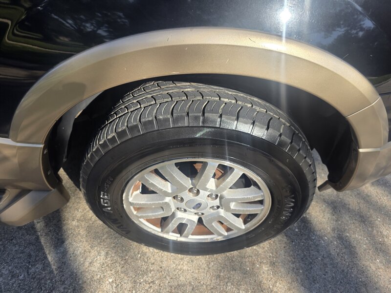 2011 Ford Expedition XLT