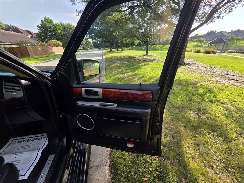 2003 Lincoln Navigator Luxury
