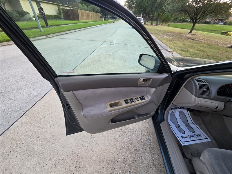 2003 Toyota Camry LE