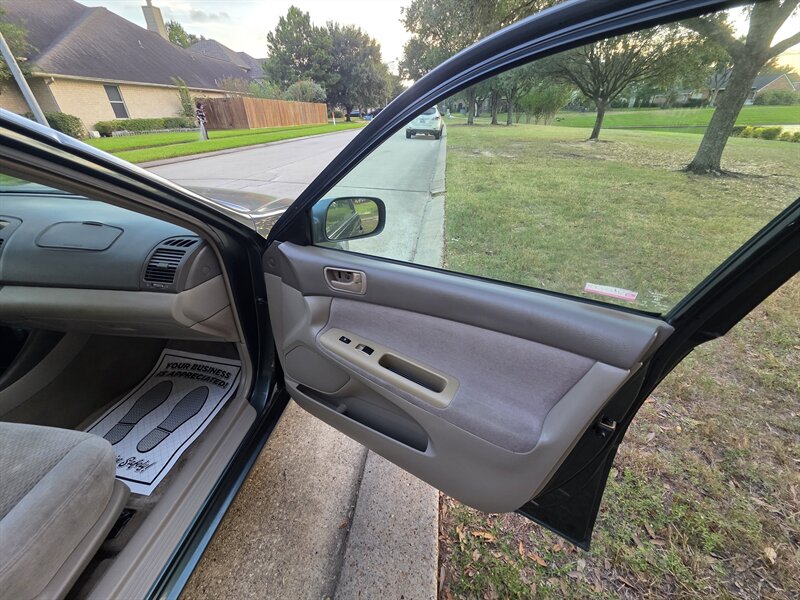 2003 Toyota Camry LE