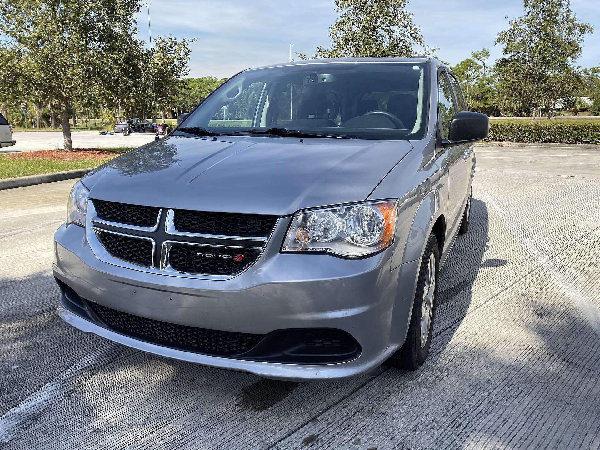 2018 Dodge Grand Caravan SE front view; model reference photo, not advertised stock