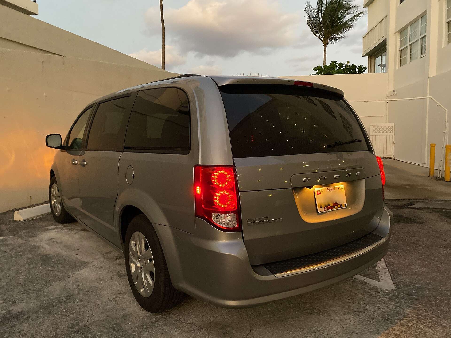 2018 Dodge Grand Caravan SE rear three-quarter view; model reference photo