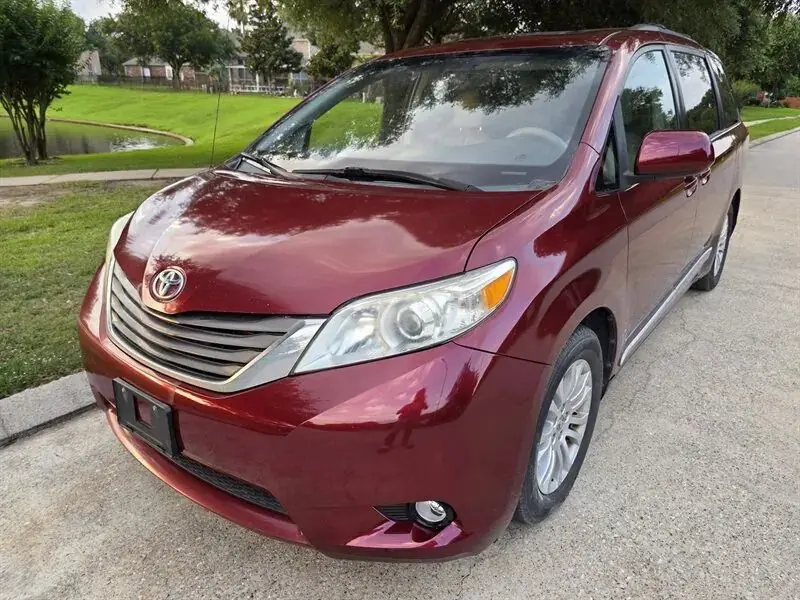 Toyota Sienna exterior example