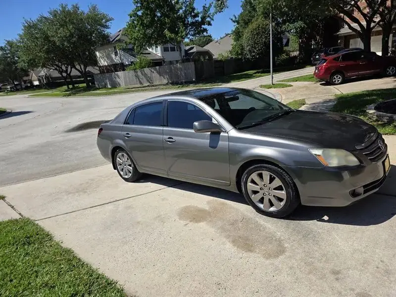 Toyota Avalon exterior example