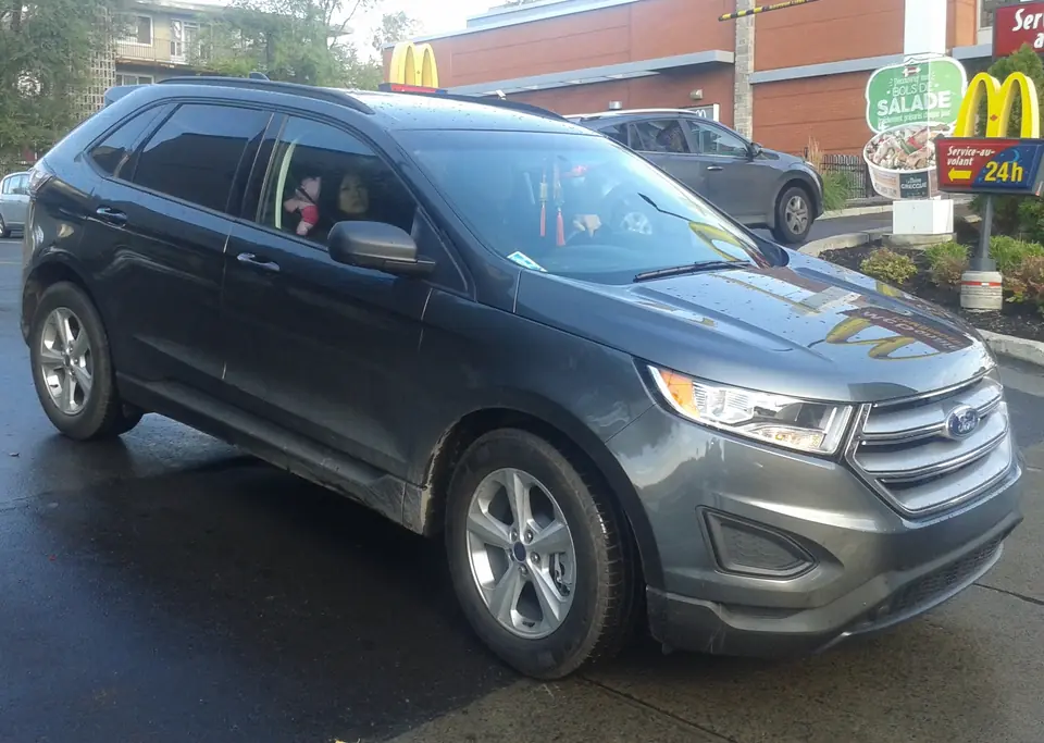Ford Edge exterior model example