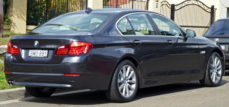 BMW 5 Series exterior model example