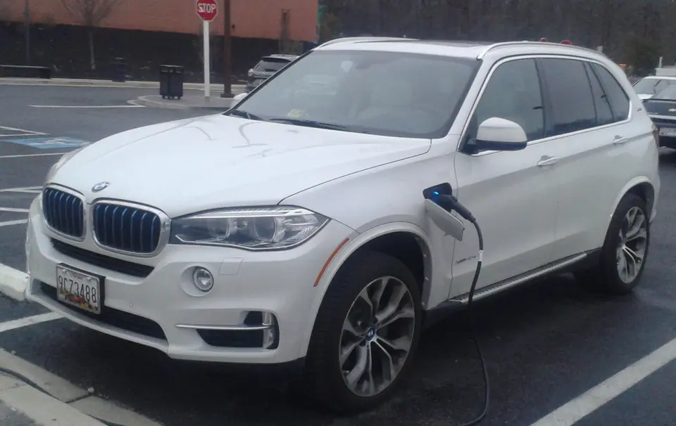 BMW X5 exterior model example